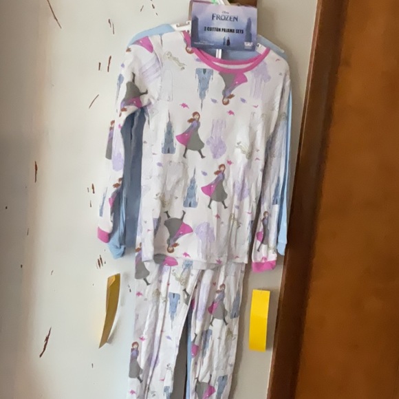 2 pairs of girls Disney pjs 8 - Picture 2 of 4